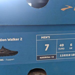 Brooks men's size 7 B Narrow